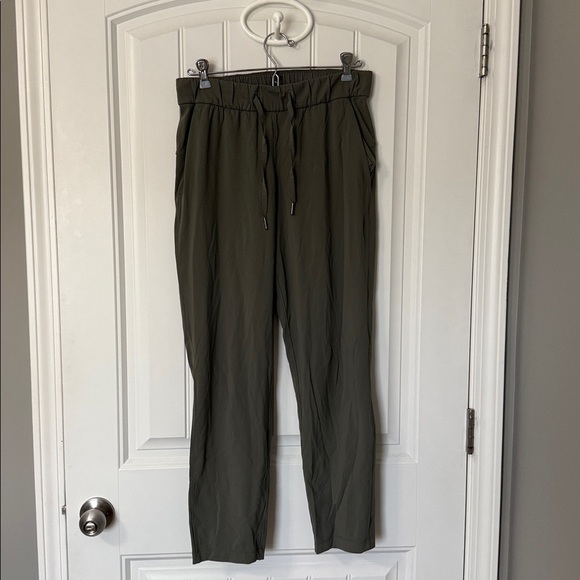 Lululemon - On The Fly Pant *27" - Grey Sage - Size 6 - Good Condition!! - Picture 6 of 11